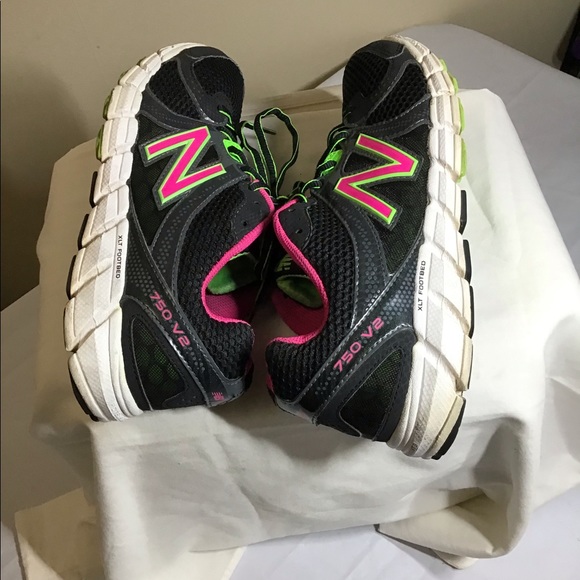 Women’s New Balance runners - Picture 4 of 9